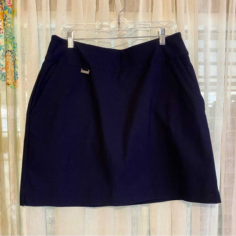Peck & Peck navy blue mini skirt skort. Size 12. Like new.